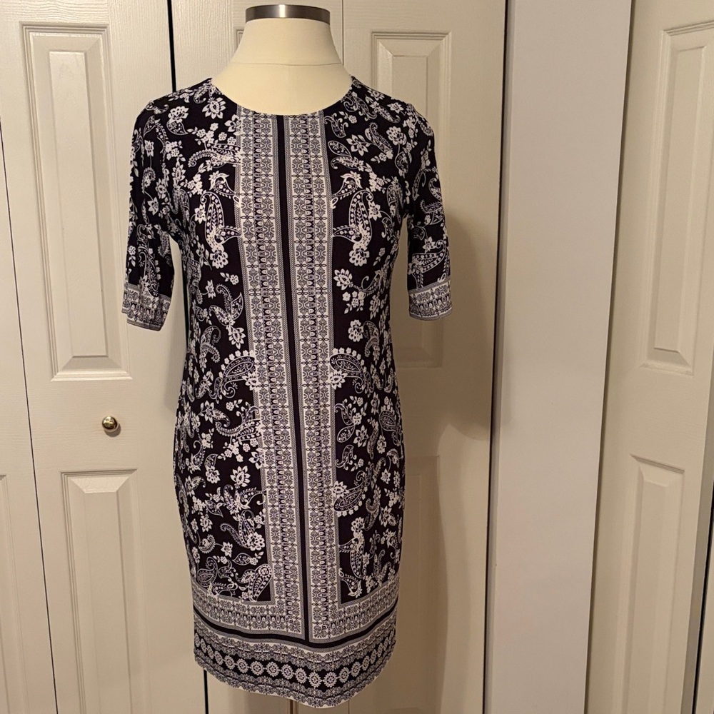 Roz & Ali Black and White Floral Dress